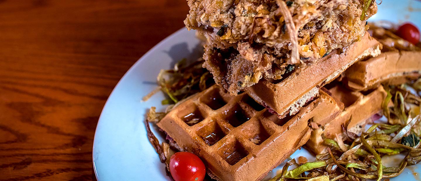 Hash_House_Fried_Chicken_and_Waffles