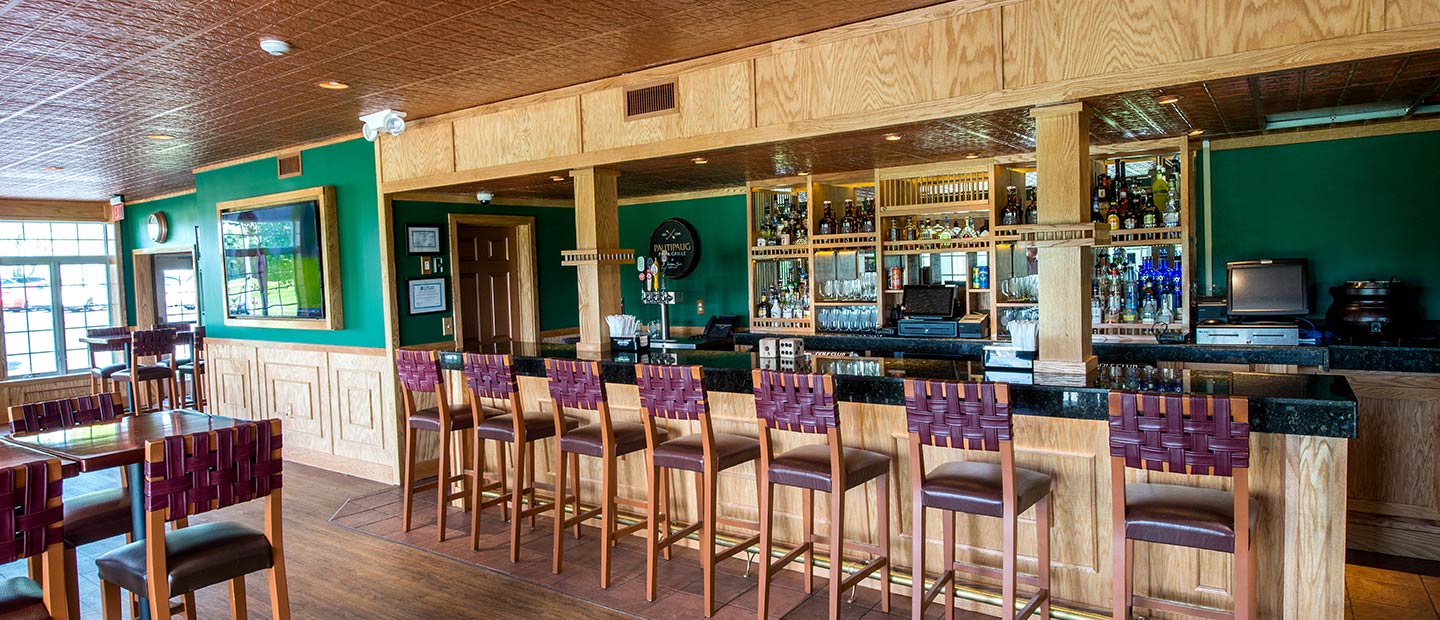 Puatipaug Pub Bar and Dining Room