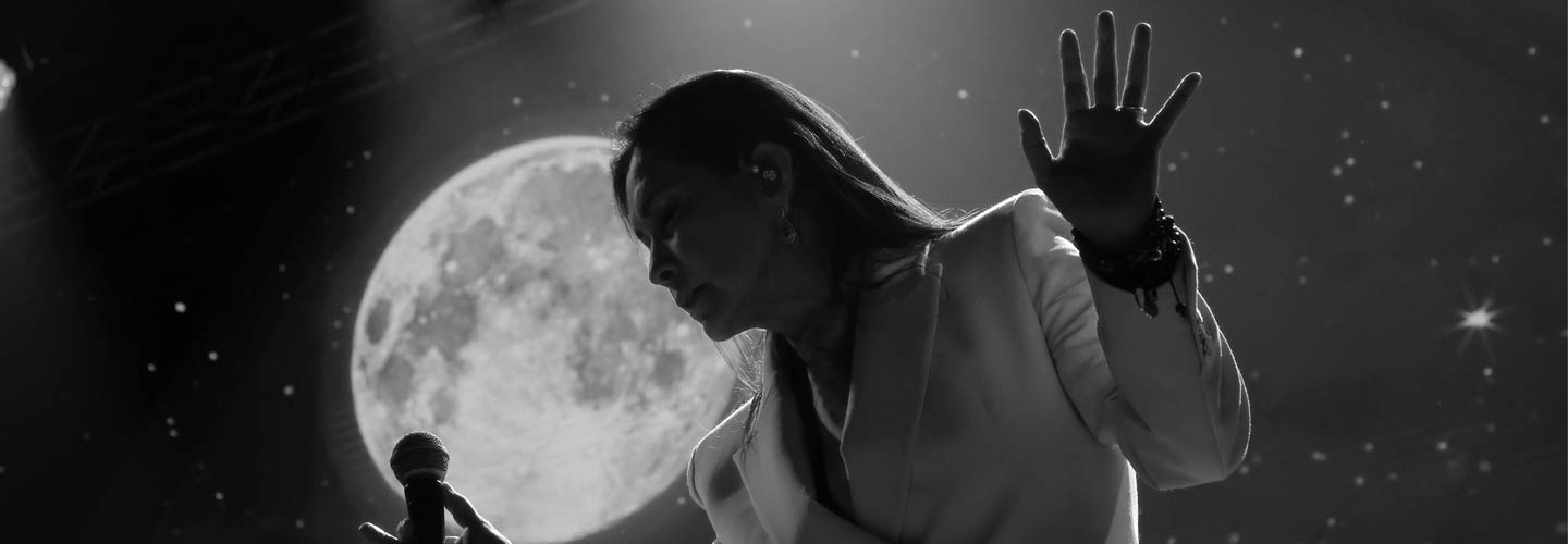 Ana Gabriel “Claro De Luna” Tour