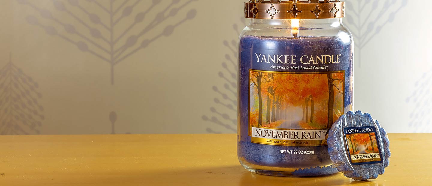 Yankee Candle - Purple Candle in November Rain Scent